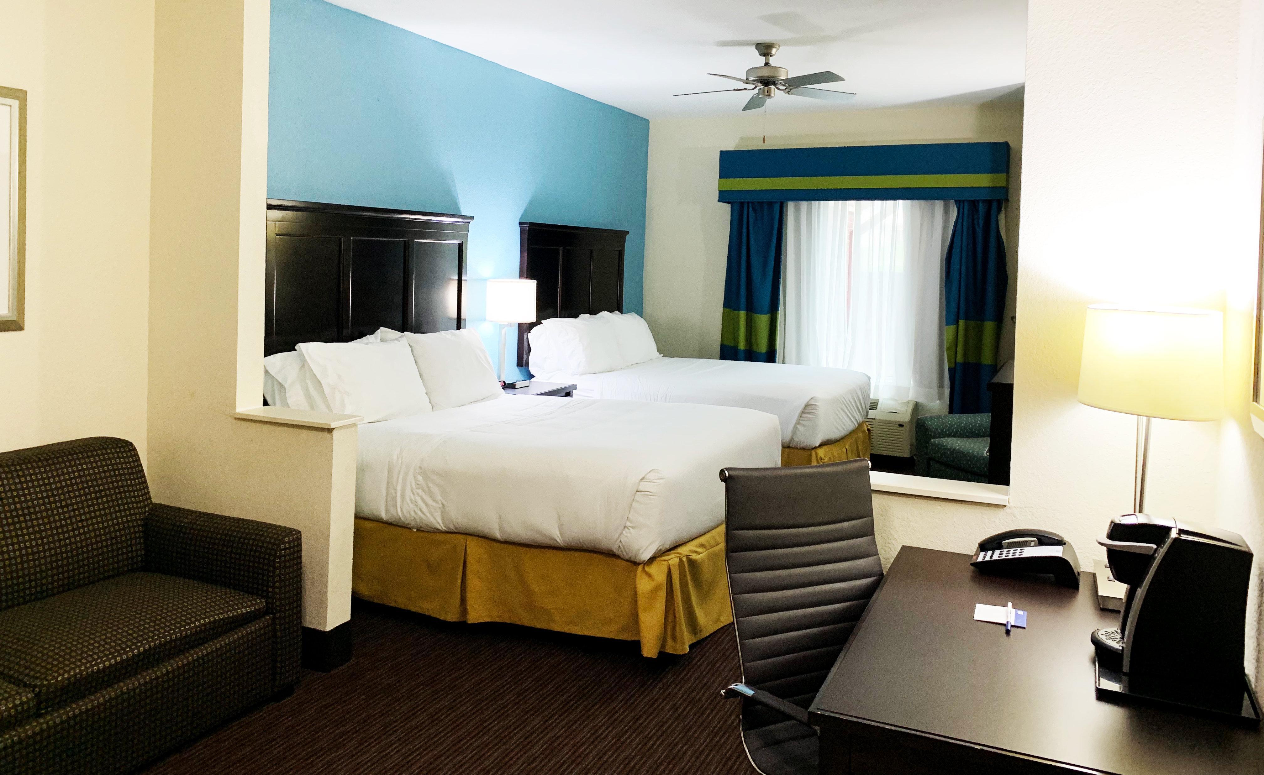 Holiday Inn Express Hotel & Suites Gainesville By Ihg Exterior foto